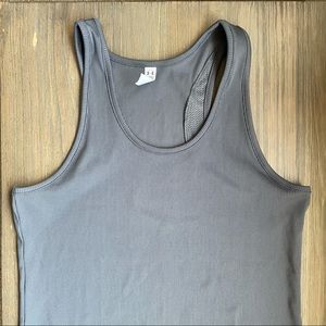 NWOT gray Under Armour ribbed tank top